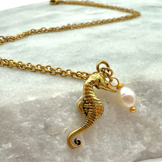 SEAHORSE - PEARL - PENDANT