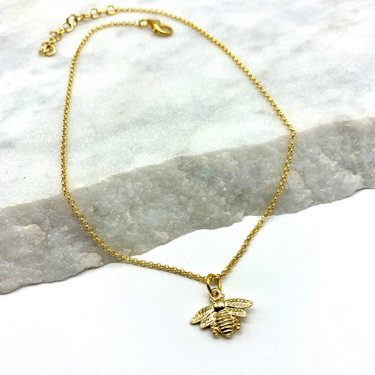 DAINTY BEE – NECKLACE Necklace Sue&