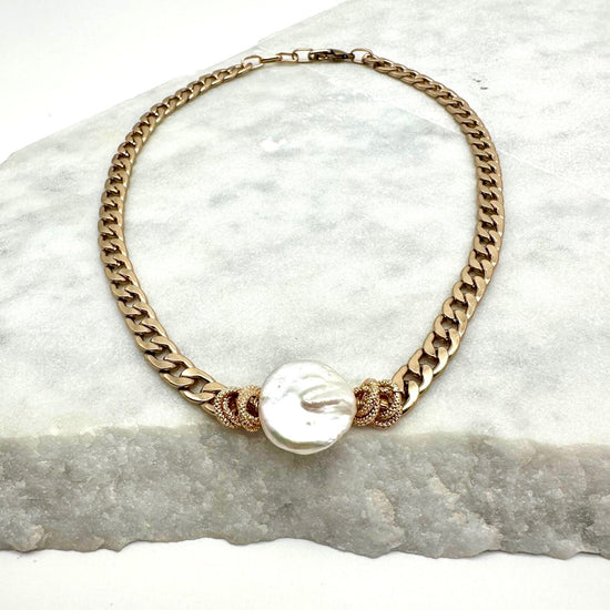 CHAIN REACTION - PEARL - NECKLACE