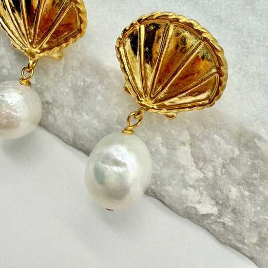 OYSTER GLOW – FRESHWATER PEARL - EARRINGS