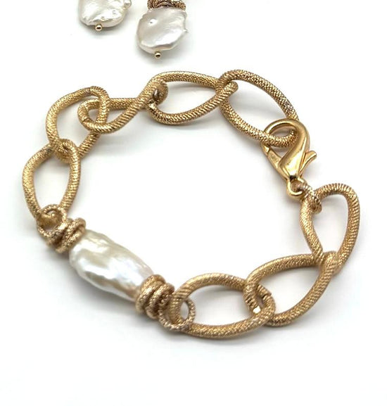 GOLD CHAIN  –  PEARL – BRACELET