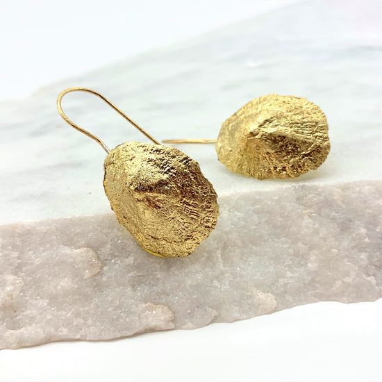LIMPET LOVE – SINGLE – GOLD – EARRINGS Earrings Sue&