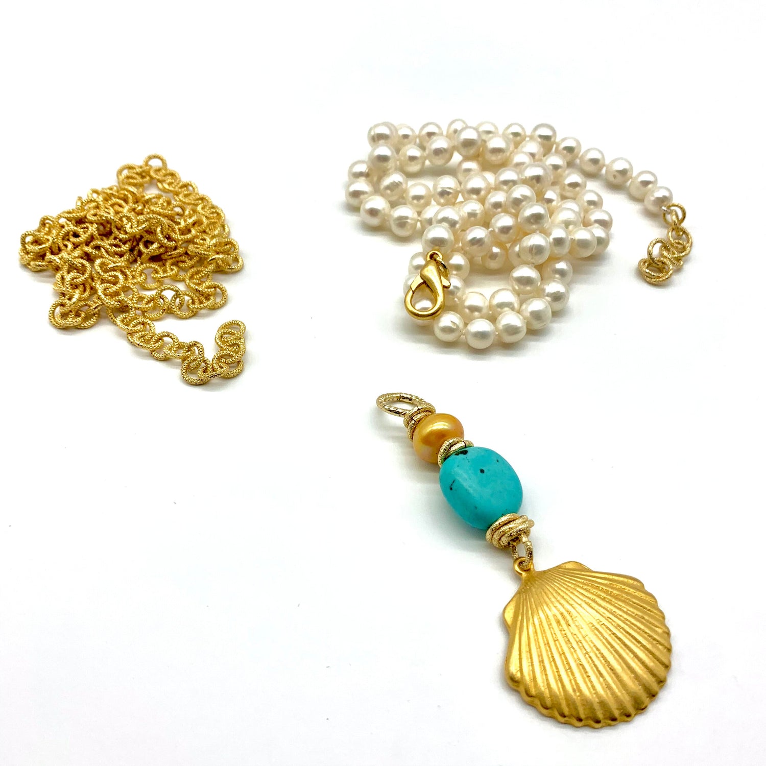 SHE SELLS SEA SHELLS – TURQUOISE – NECKLACE Necklace Sue&